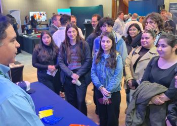 Visita técnica acerca a estudiantes a la salmonicultura