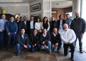 Magallanes refuerza su estrategia sanitaria frente a la caligidosis en primera reunión anual del Comité de Salud de Peces