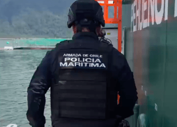 Robo de salmones: Policía Marítima detiene a imputado en centro de cultivo de Bahía Chacabuco