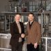 Ståle Berg, CEO de Berg LipidTech AS, y Baldvin Thorsteinsson, CEO de Samherji, en la planta de producción de Berg LipidTech en Eidsnes, cerca de Ålesund, Noruega Créditos: Kristin Stoylen.