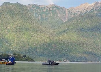 Salmones Austral lamenta víctimas y colabora en búsqueda tras hundimiento del catamarán Koñimo I. Foto: cedida.