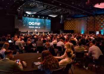 Ola de calor y mayor biomasa tensionan control del piojo en Noruega: regiones muestran avances y nuevas alertas
