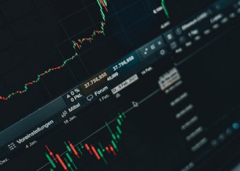 Mercado ve a la inflación domada en 2026 y anticipa más recortes de tasas