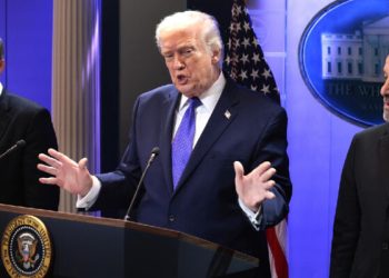 Tras fallo de la corte suprema de EE.UU, Presidente Trump anuncia aranceles globales del 15%