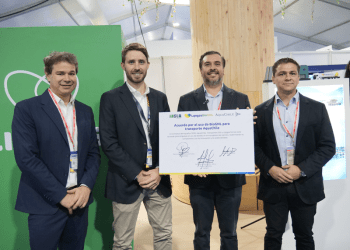 AquaChile, Lipigas y GLA sellan acuerdo para incorporar BioGNL en el transporte de salmón