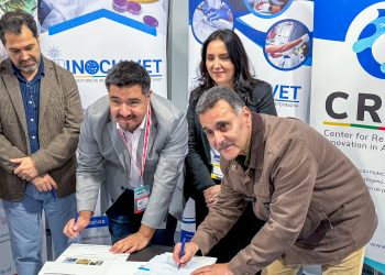 FAVET y ADL Diagnostic Chile sellan alianza para potenciar investigación aplicada y capacidad analítica en acuicultura