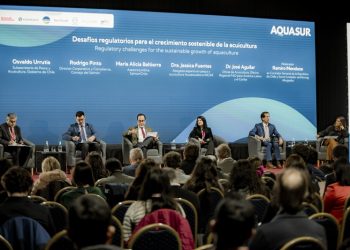 Acuicultura en jaque: expertos exigen urgentes cambios regulatorios para un crecimiento sostenible
