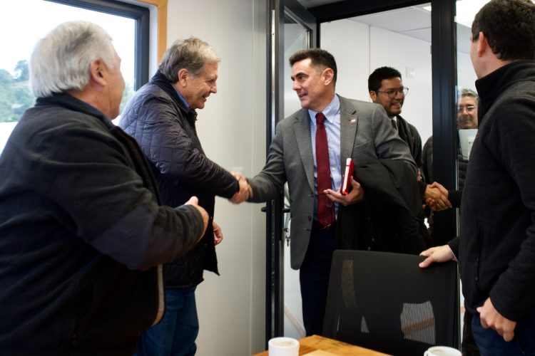Presidente de SalmonChile y Subsecretario de Pesca realizan visita técnica a empresas estratégicas del sector productivo