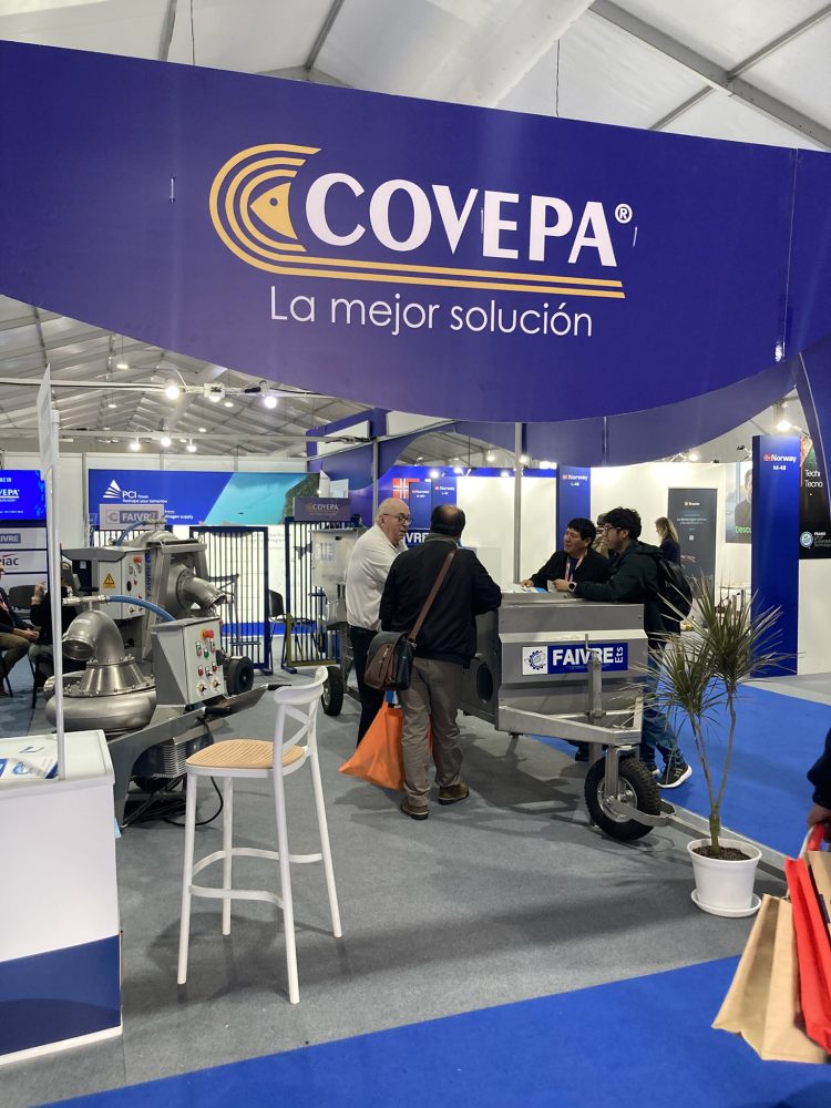 El stand de Covepa en AquaSur 2026 se consolidó como un centro de soluciones integrales, ofreciendo acompañamiento técnico indefinido para las líneas de Hypiac, PCI Gases y Bio-UV Group. Foto: InfoSALMON.