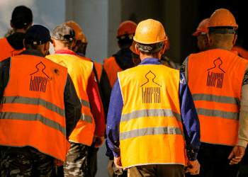 Reducción a 42 horas tensiona a empresas ante falta de certezas