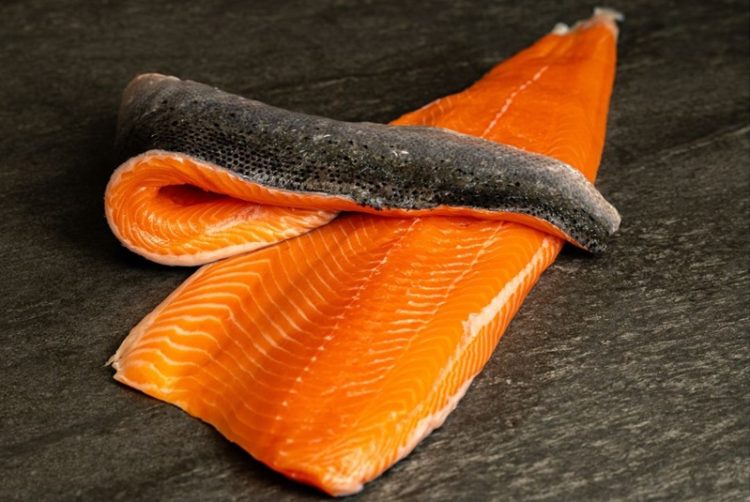 El “secreto” del color del salmón: lo que no viene del mar