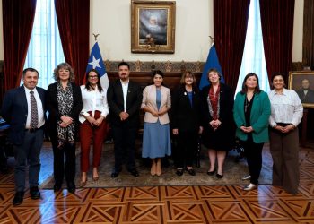 Universidad de Chile fortalece articulación público-privada para avanzar en sanidad de animales acuáticos