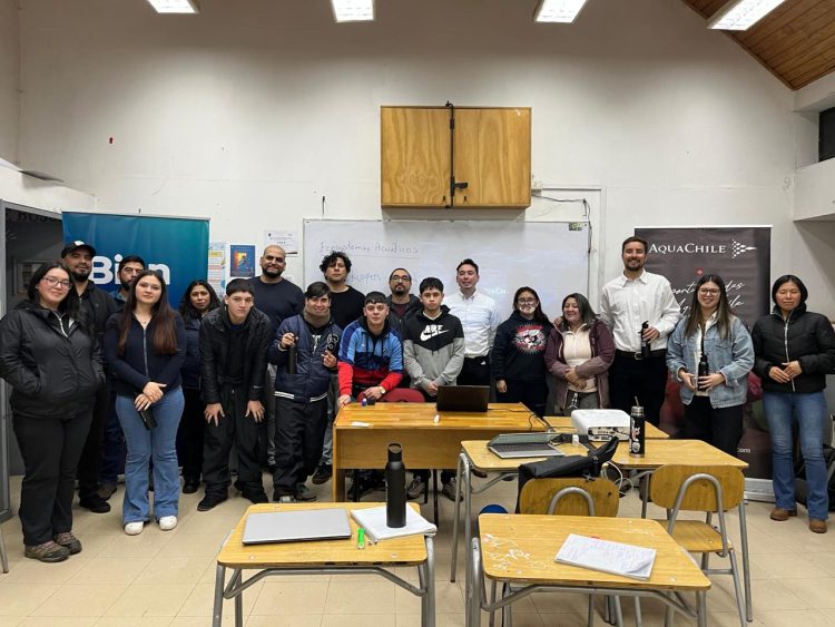 Estudiantes del CFT Estatal de Aysén y AquaChile abordaron oportunidades y desafíos del sector acuícola