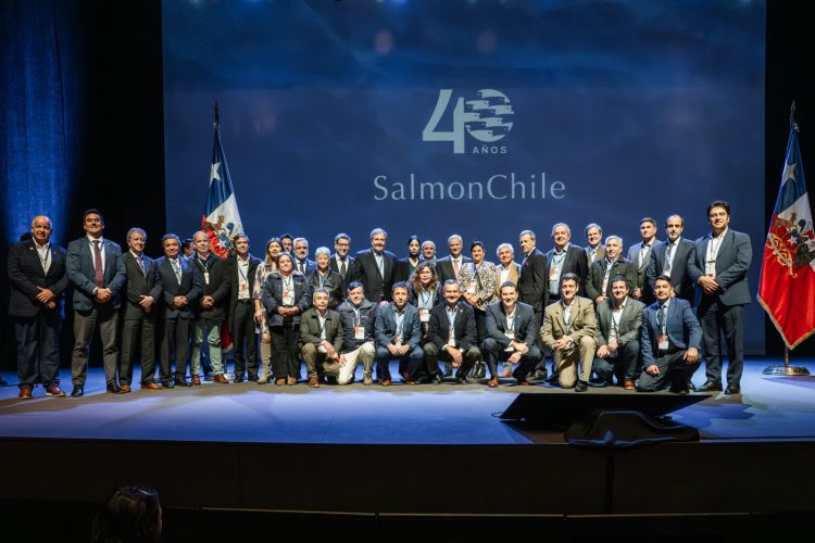 SalmonChile Summit 2026: Industria y Gobierno acuerdan agenda de certezas para el desarrollo sostenible del sector
