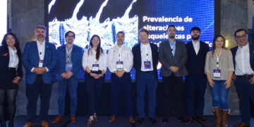 El futuro del salmón comienza en agua dulce: Pucón reunió a más de 150 profesionales para abordar los desafíos del smolt