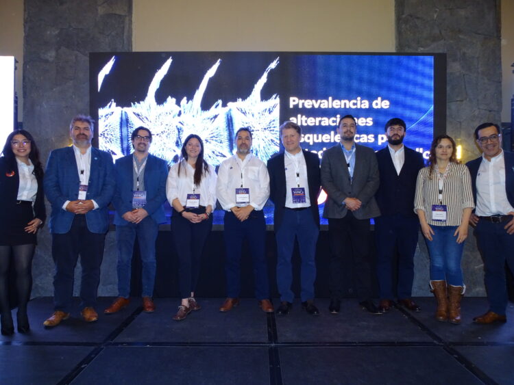 El futuro del salmón comienza en agua dulce: Pucón reunió a más de 150 profesionales para abordar los desafíos del smolt