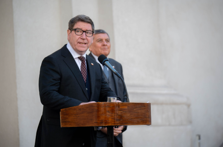 Biministro Mas liderará plan para crear 50 mil empleos con foco en regiones y mujeres