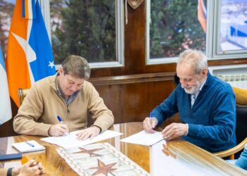 Cooke pone la mira en Tierra del Fuego con firma de carta de intención