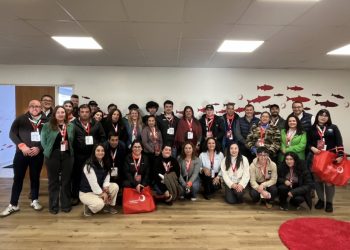Skretting abre las puertas de la nutrición salmonera: más de 150 personas conocieron su rol clave en la industria