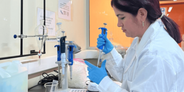 Biotecnología de vanguardia: investigación chilena transforma residuos del salmón en ingredientes de alto valor