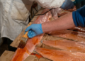 La legislación actual sanciona penalmente el almacenamiento y comercialización de productos del mar que no cuenten con su Acreditación de Origen Legal. Foto: Cedida.
