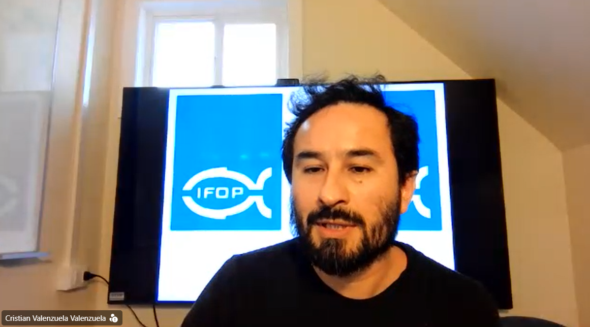 Dr. Cristian Valenzuela durante la presentación de resultados del programa de vigilancia de resistencia bacteriana.