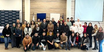 Mowi Chile y Ceduc UCN sellan alianza para formar capital humano que impulsará la salmonicultura en Chiloé