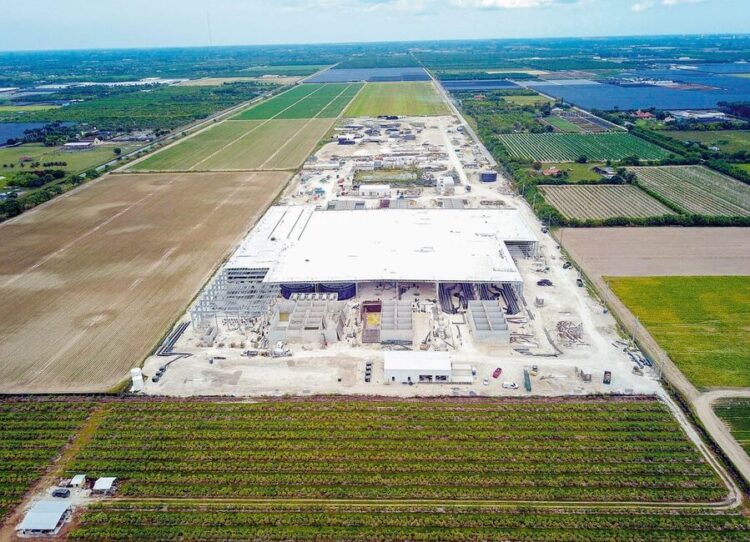 Instalaciones en tierra del proyecto de cultivo de salmón Bluehouse de Atlantic Sapphire en Homestead Florida.