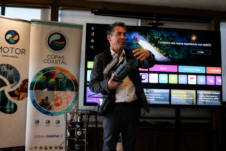 Investigadores en taller de oceanografía y remediación de fondos marinos en Centro i-mar Puerto Montt.