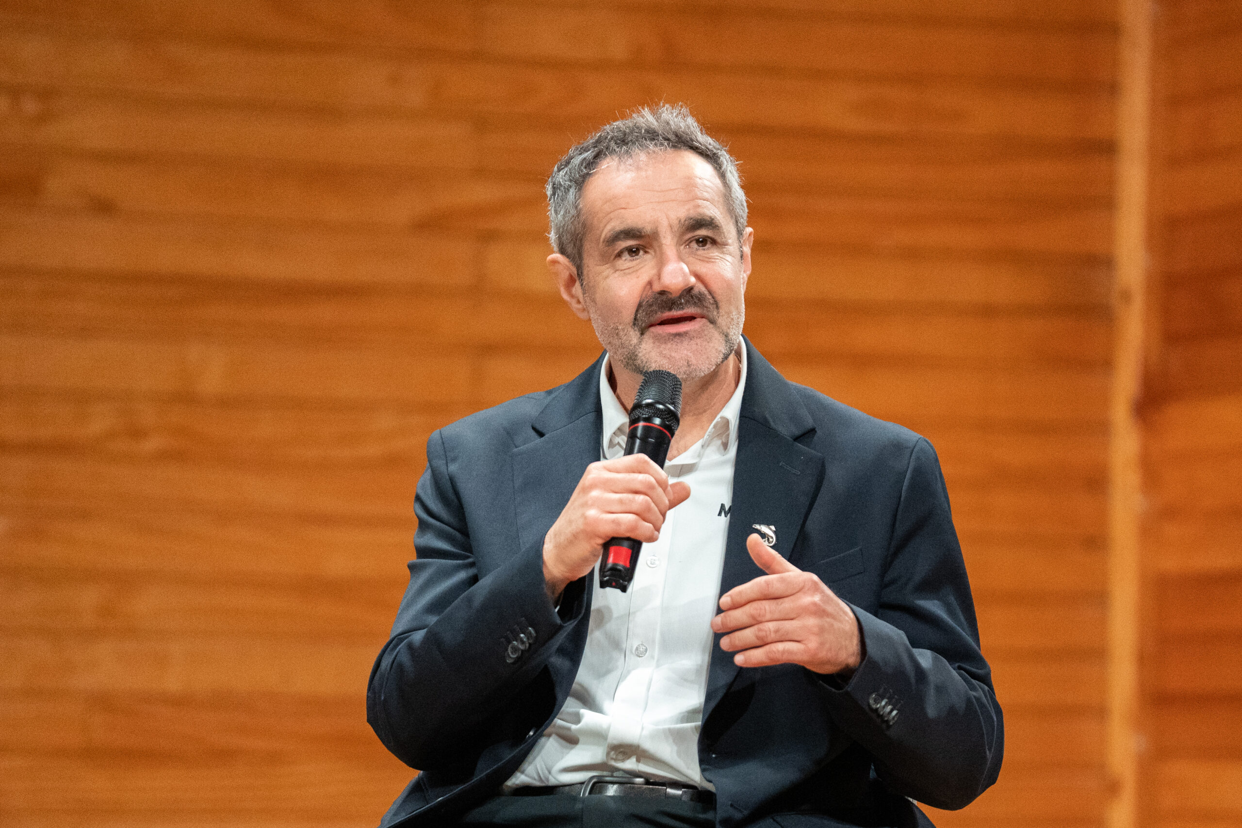 Álvaro Pérez, gerente de Sustentabilidad y Asuntos Públicos de Mowi, destacó que la sostenibilidad pasó de ser un elemento complementario a formar parte de la estrategia central del negocio.