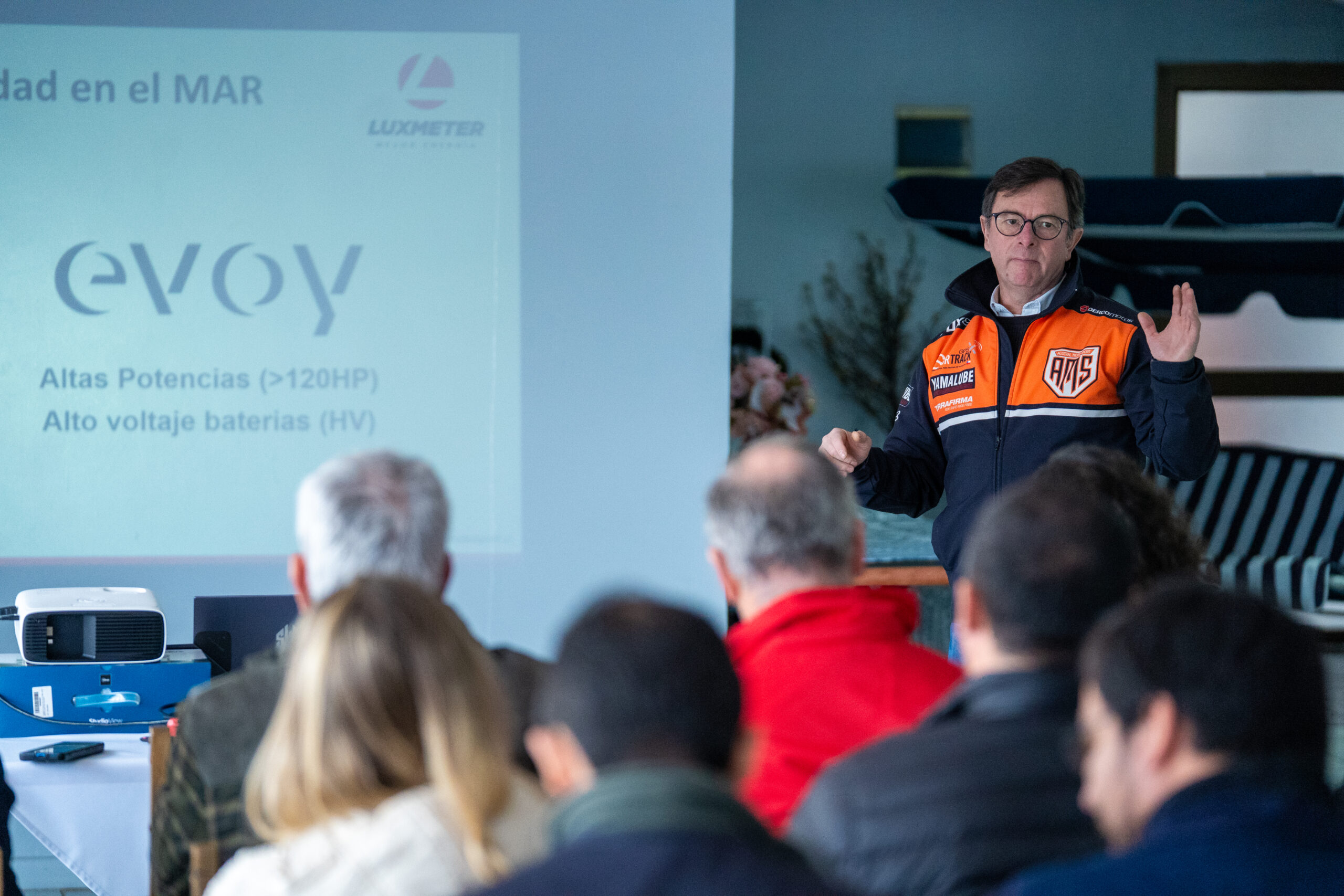 Johnny Neumann, CEO de Austral Moto Sport, presentó las soluciones de electromovilidad marina de MOLABO y Evoy