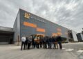 Delegación ejecutiva y técnica de Invermar recorriendo las plantas productivas de Veterquímica en Santiago.