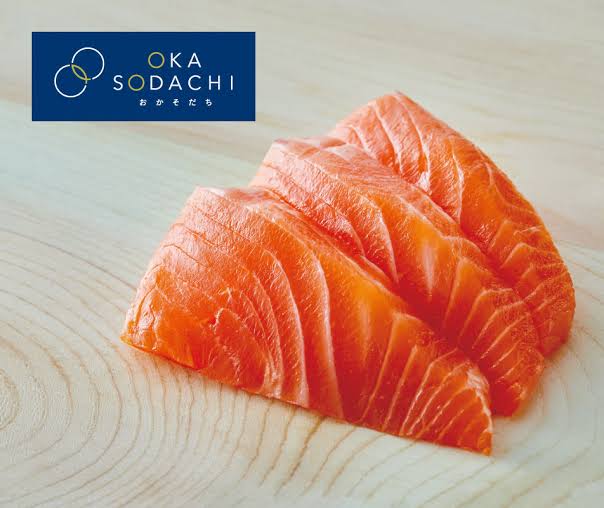 Salmón de cultivo en tierra producido en circuito cerrado bajo la marca Okasodachi en Chiba, Japón.