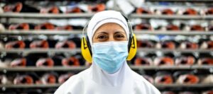 La coordinación de las distintas etapas del procesamiento resulta fundamental para conservar la calidad del salmón. 