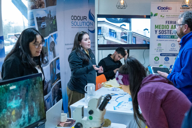 Cooke Aquaculture Chile reunió en Puerto Montt a proveedores y trabajadores en una feria enfocada en medioambiente, sostenibilidad, reciclaje, ingeniería y gestión ambiental.