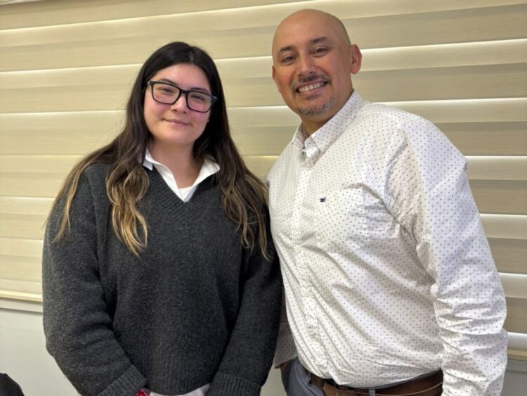 Carla Gómez y Dr. Luis Vargas Chacoff.