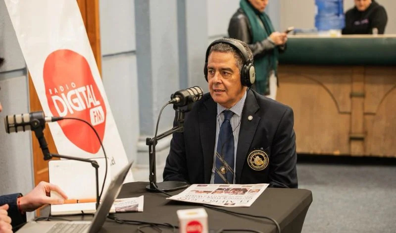 Hugo Barra S., director de Comunicaciones de la Liga Marítima de Chile y moderador del Segundo Coloquio Marítimo 2026.