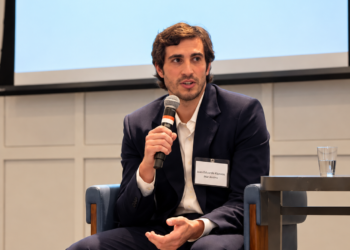 Juan Eduardo Kipreos, Sales Manager de Mar Andino, participó como speaker en el panel Growing the Sushi Category. Foto: Mar Andino