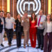 Fotografía grupal en el estudio de MasterChef Chile durante el lanzamiento de la participación de SalmonChile