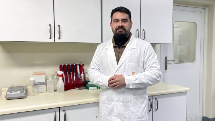 Veterquimica fortalece su equipo de I+D con Nicolás Salinas para avanzar en inmunología de peces, nuevas vacunas y soluciones biotecnológicas para la acuicultura. Foto: Veterquimica