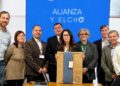 Reunión en Santiago entre el director nacional del SAG, Domingo Rojas, y representantes de la Alianza Yelcho.
