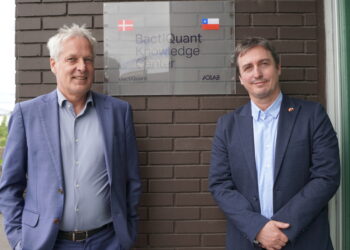 Líderes de AOLAB y BactiQuant en el lanzamiento del Knowledge Center en Puerto Montt
