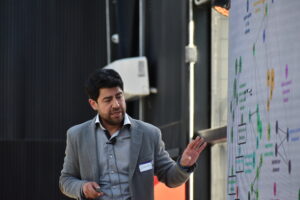 Felipe Reyes López, académico de la Universidad de Chile, en el módulo de caligidosis del seminario técnico de InfoSALMON