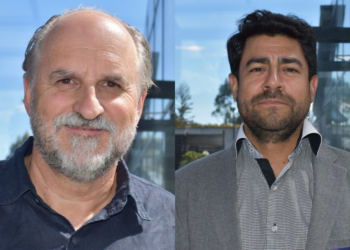Felipe Reyes López y Hans Kossmann en el módulo de caligidosis del seminario técnico de InfoSALMON