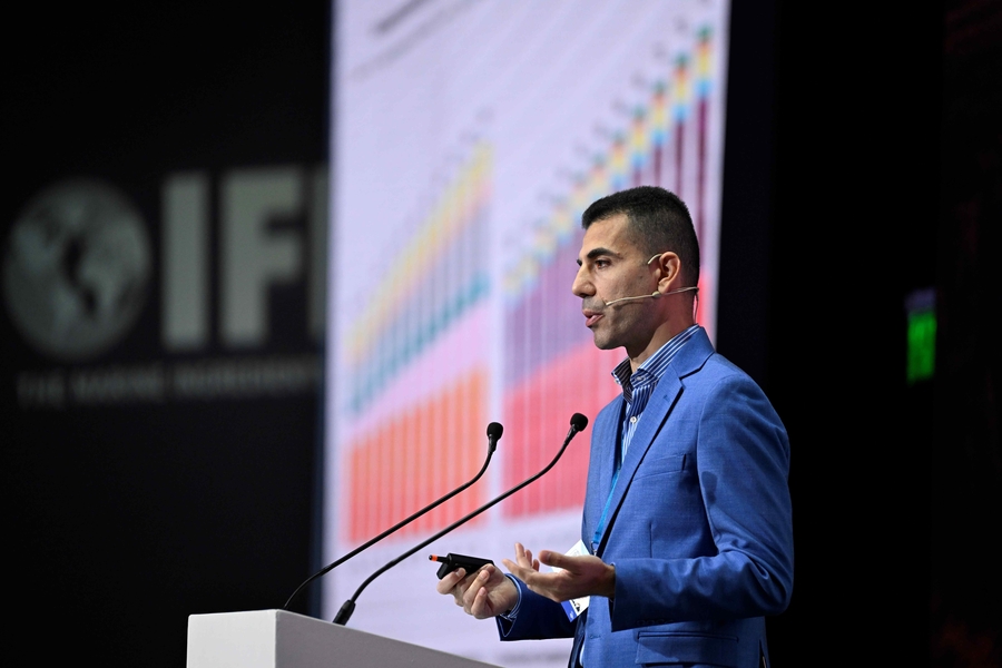 Presentación sobre ingredientes marinos en la Conferencia Anual IFFO 2026, en Buenos Aires