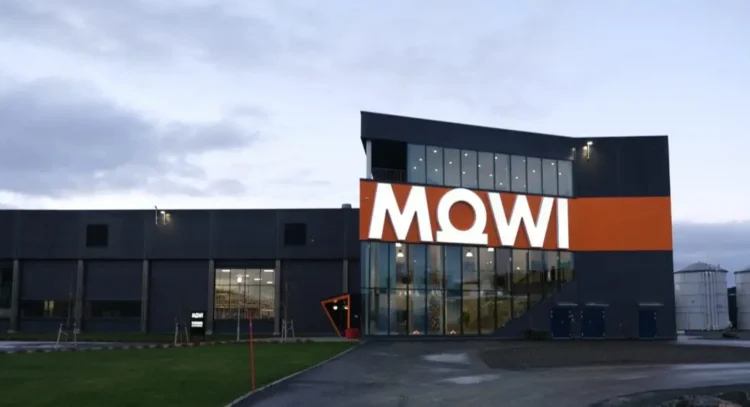 Instalaciones de Mowi, empresa salmonera cuyas proyecciones financieras para el tercer trimestre anticipan mayores resultados operativos.
